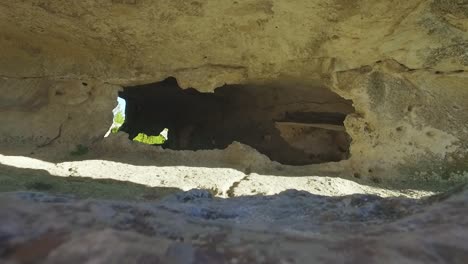 el interior de la cueva antigua