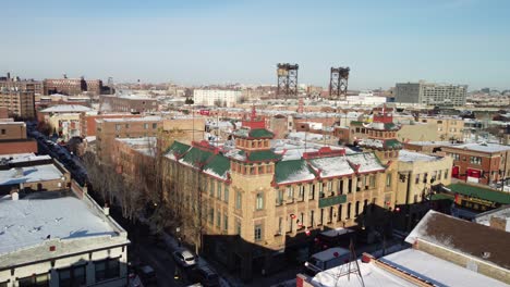 una vista aérea de drones del histórico centro pui tak del barrio chino de chicago