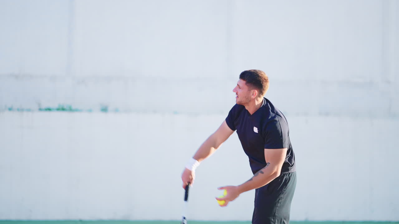 테니스를 하는 남자