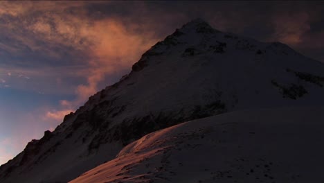 Amanecer-En-El-Everest-Ilumina-La-Montaña