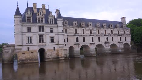 El-Hermoso-Castillo-De-Chenonceau-En-El-Valle-Del-Loira-De-Francia-1