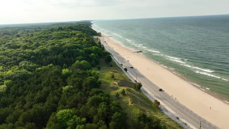 Pushing-toward-the-Shoreline-in-Muskegon,-MI