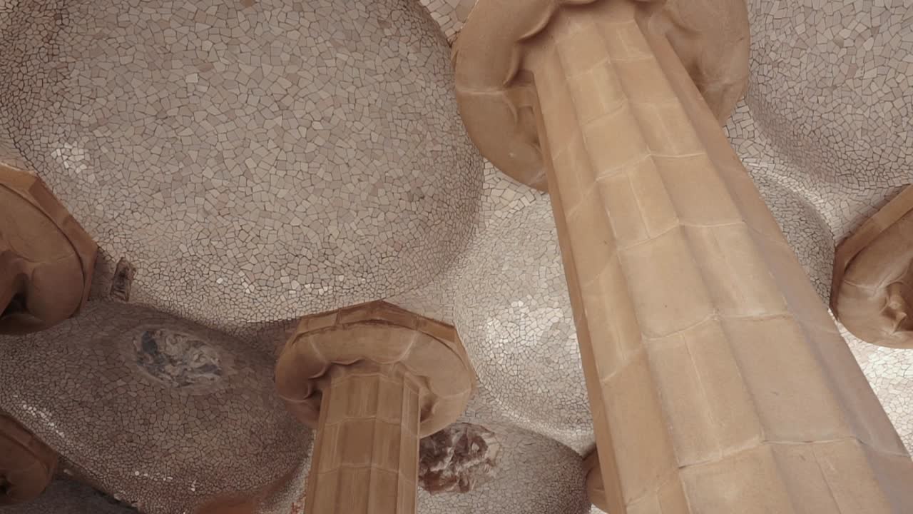 파크 구엘 내부 - 건축적 세부 사항