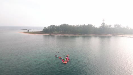 Kayaking-near-island-of-sacrificios-in-mexico