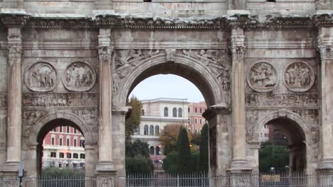 Schön-Verzierte-Fassade-Des-Konstantinsbogens,-Rom,-Italien