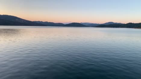 Beautiful-sunset-footage-of-Shasta-Lake-in-Northern-California