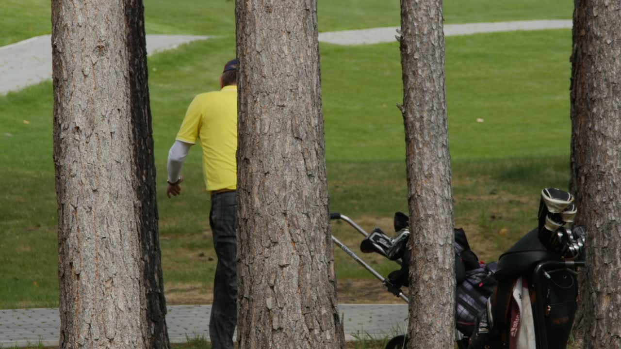 Man playing golf