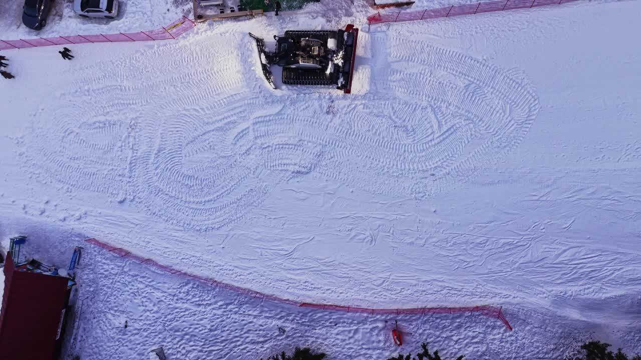 Paesaggio innevato nei Carpazi durante le attività invernali in Bulgaria