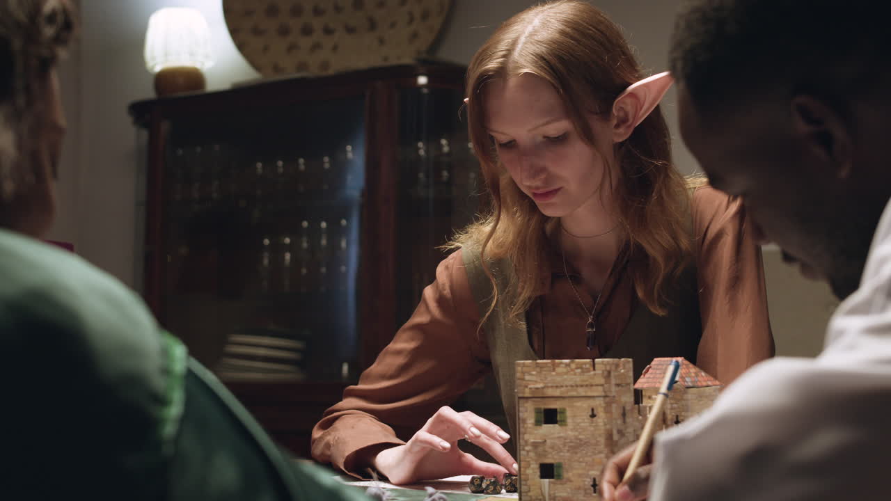 люди играют в ролевые игры