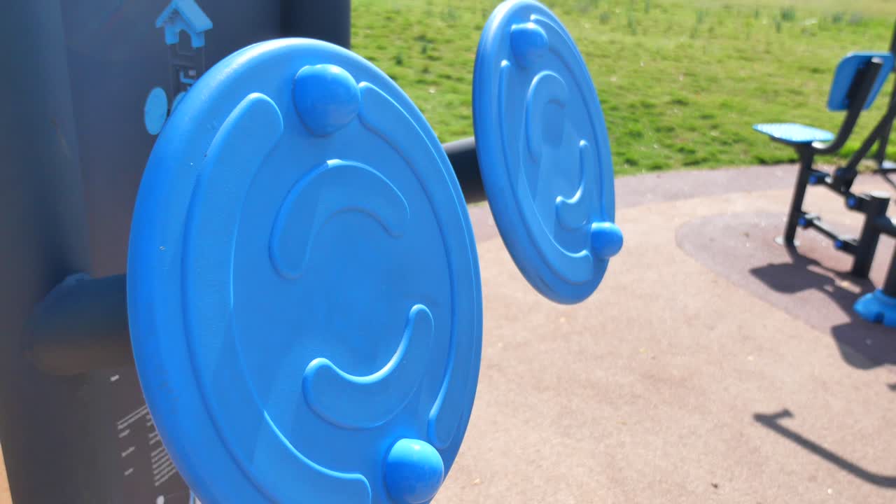 Outdoor exercise equipment