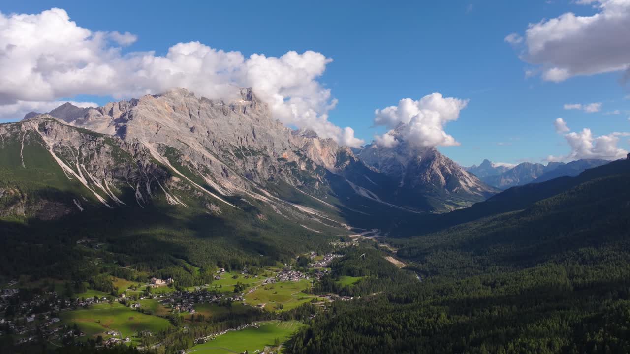 Stunning 4K Cinematic Drone Footage of Dolomites - Italy_0009