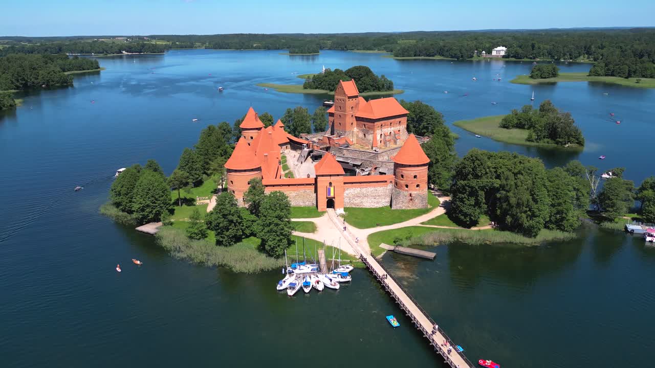 리투아니아의 트라카이 성의 4k 영화 드론 영상