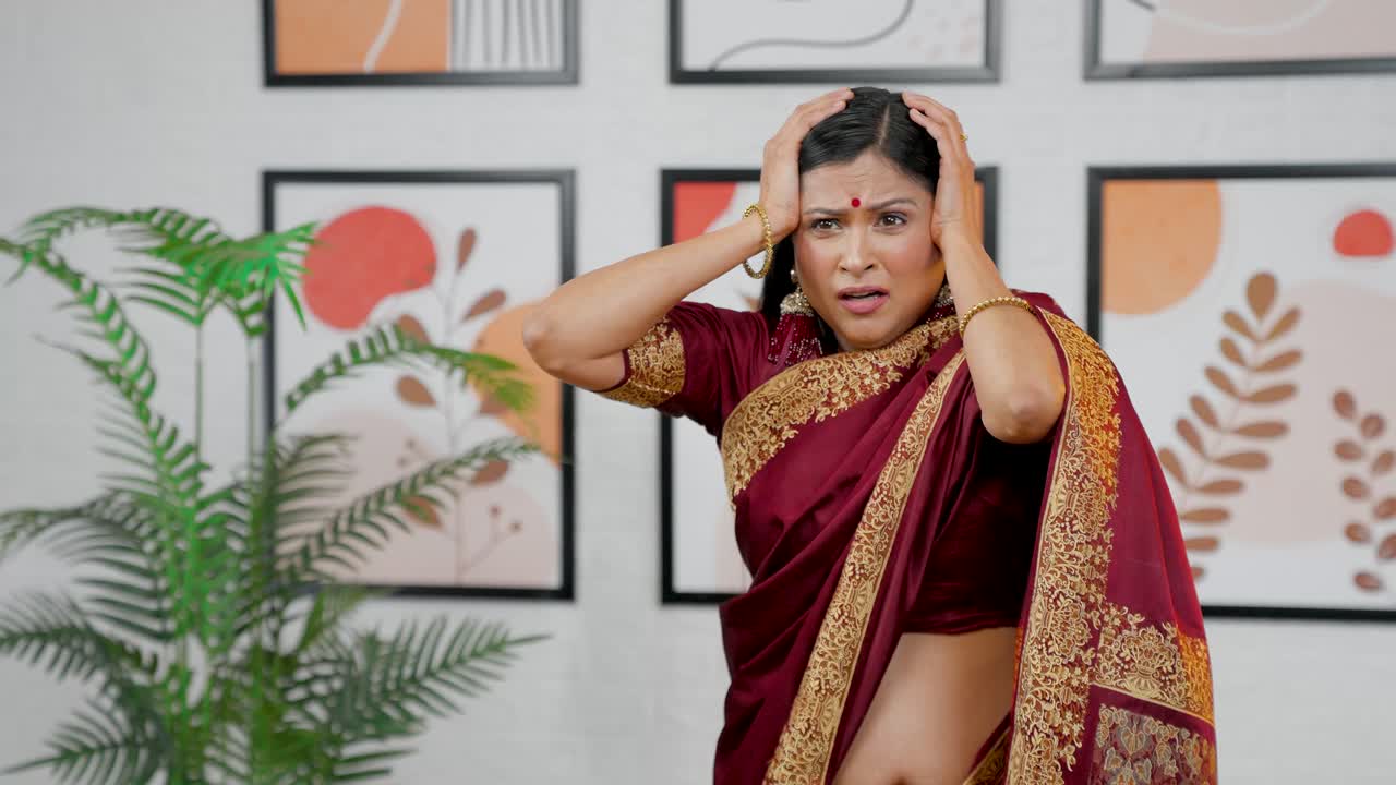 Wanita India terkejut