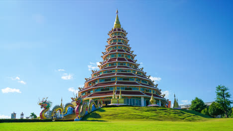 timelapse hermosa arquitectura wat huay pla kang en chiang rai, tailandia