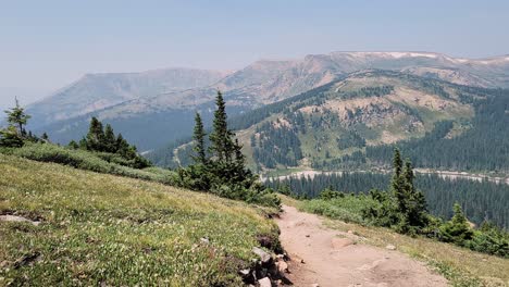 Quiet-View-Of-The-Colorado-Mountains-In-USA-With-Prominent-View-Of-Smog-Due-To-Forest-Fires---wide-shot