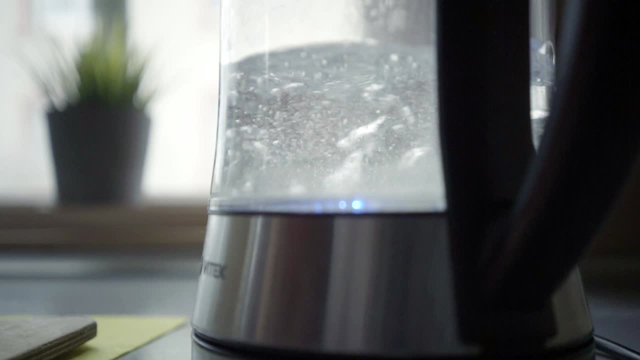 전기 케이틀에서 는 물