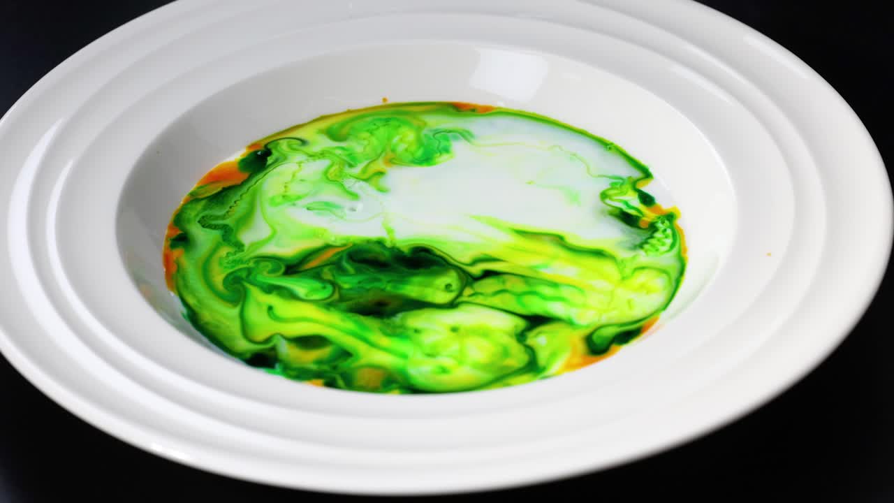 우유 및 식품 염료 실험