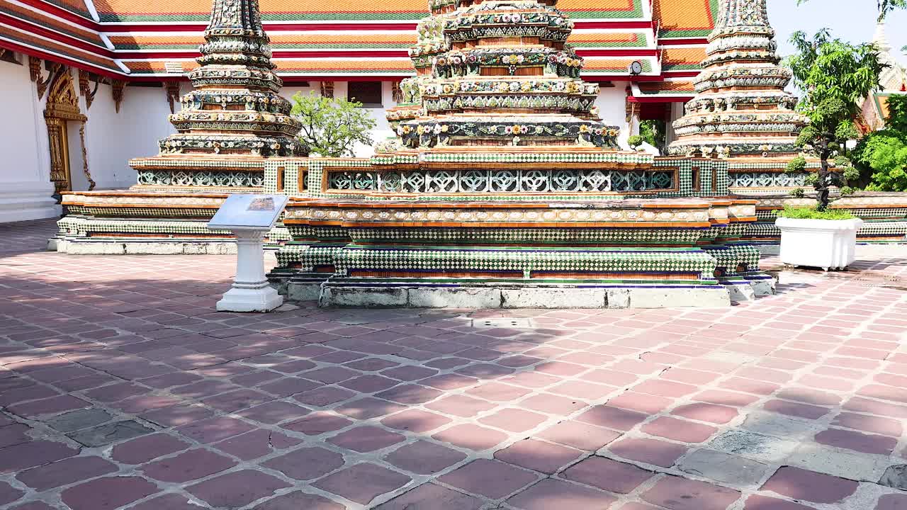 capturando la belleza de las estupas de wat pho