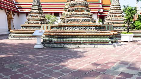 capturando la belleza de las estupas de wat pho