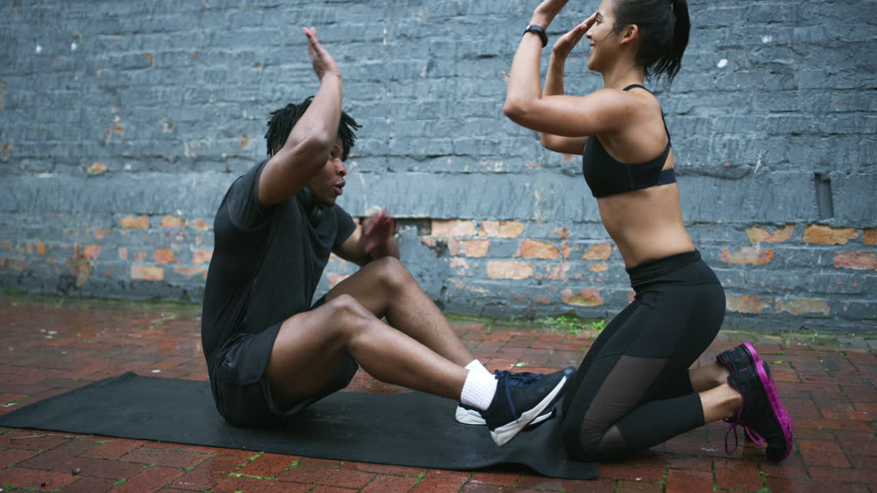 imágenes de 4k de una joven atlética