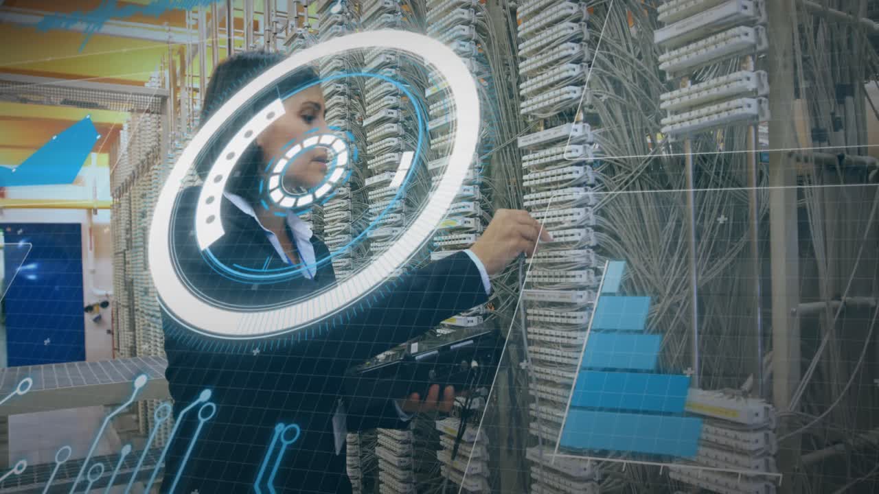 animación de escaneo de alcance y procesamiento de datos sobre el servidor informático caucásico