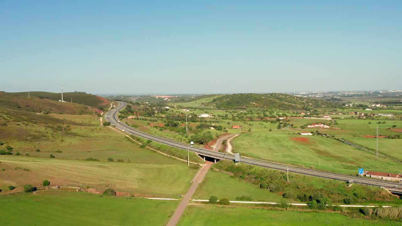 공중: 포르투갈의 알가르베 지방을 통과하는 고속도로