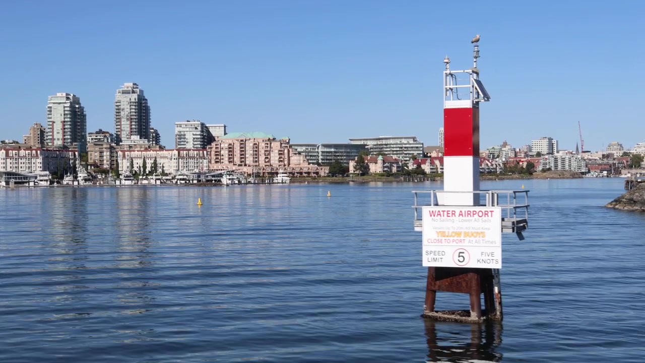 Segnale di idroscalo nella baia del porto, area di atterraggio per idrovolanti