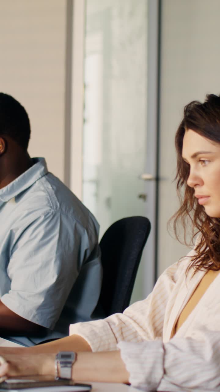 reunión de negocios en una oficina moderna