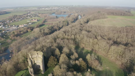 Imágenes-Aéreas-De-Drones-Del-Castillo-Feodal-De-Freteval-O-Castillo-Feudal-De-Freteval-En-Loir-et-cher,-Centro-De-Francia