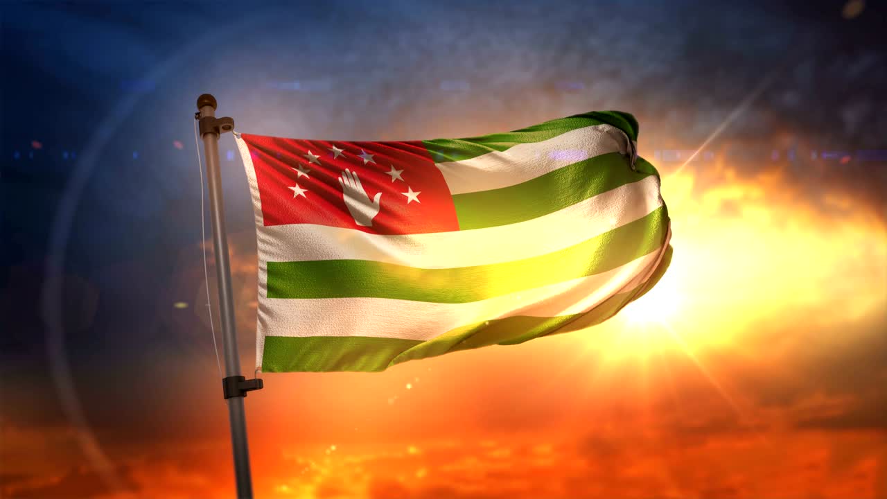 아름다운 해가 뜨는 순환 속도 느린 모션 4k에서 백라이트 된 abkhazia 발