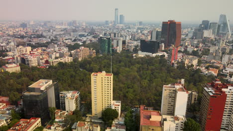 Aerial-view-of-parqeu-hundido-in-south-mexico-city