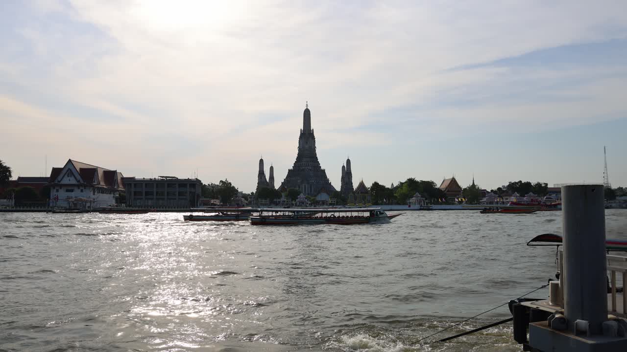 활기찬 강변 풍경 의 파노라마