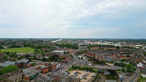 la belleza escénica de boston, lincolnshire, en fascinantes imágenes aéreas de drones: puerto, barcos, iglesia de san botolph, puente de san botolph