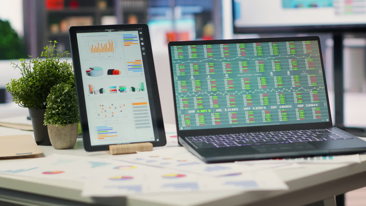 ufficio moderno vuoto utilizzato come sede dell'agenzia di assicurazione finanziaria