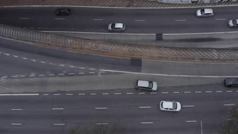 Am-Frühen-Morgen-Beginnt-Es-Auf-Der-Wichtigen-Straße-Im-Stadtzentrum-Von-Sao-Paulo-Voll-Zu-Werden