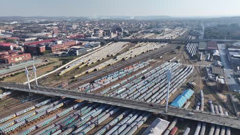 el puente mandela en johannesburgo en gauteng, sudáfrica