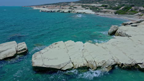 un hipnotizante mar turquesa y su cautivadora costa, muestran el increíble trabajo de la naturaleza