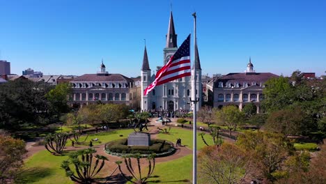 Calle-Ocupada-Catedral-De-Louis-Y-Plaza-Jackson