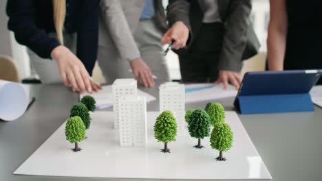 Team-of-female-architects-at-work