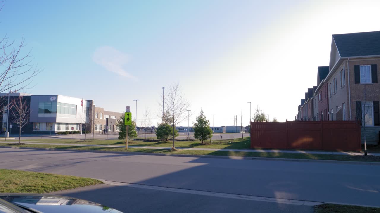 교외 동네 의 넓은 설정