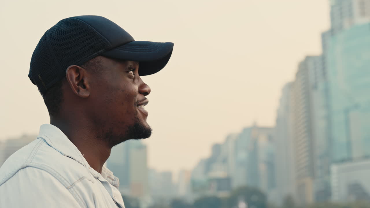 도시 프로파일의 남자