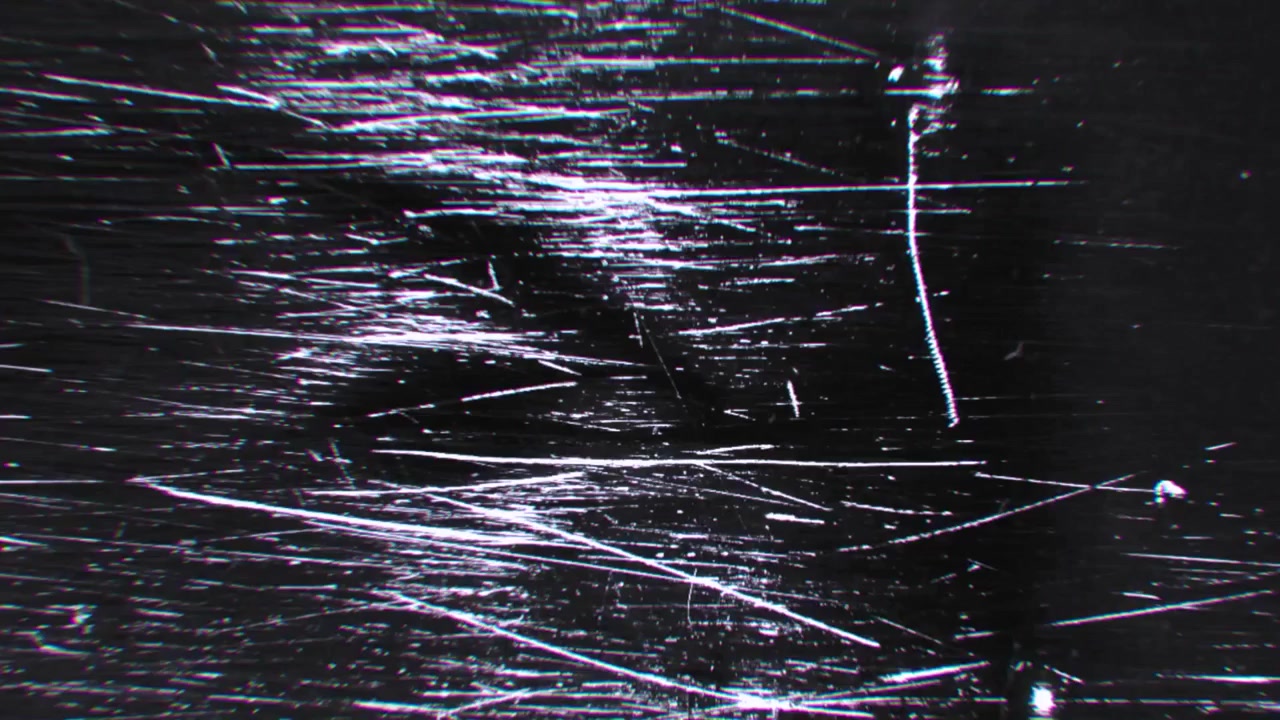 Superposición dinámica con efecto glitch y textura rayada