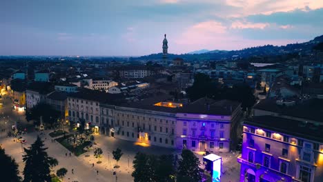 Centro-De-La-Ciudad-De-Bergamo-Al-Anochecer