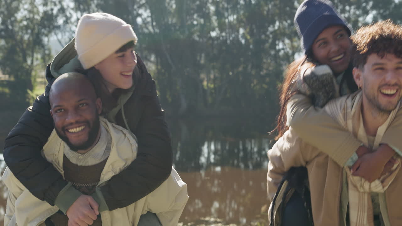 야외, 친구와 돼지 재미로 돌아