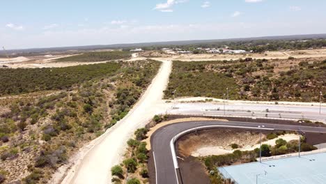 Vista-Aérea-Sobre-El-Sitio-De-La-Estación-Yanchep-Y-Los-Trabajos-De-Extensión-Del-Ferrocarril-Joondalup,-Perth