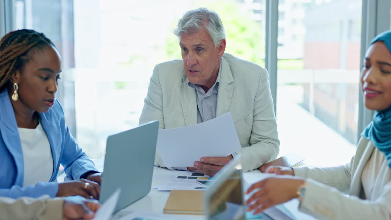 reunión de negocios, equipo de diversidad