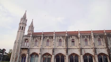 PANNING:-Portuguese-Monument