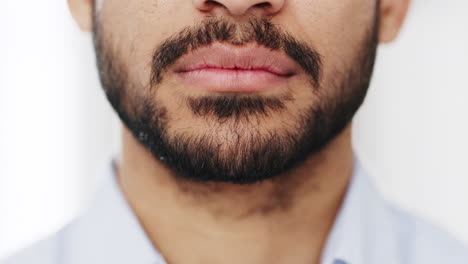 mostrar dientes limpios después de un examen dental.