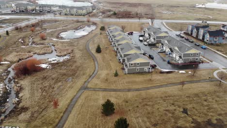 Drone-shot-of-homes-in-the-suburbs