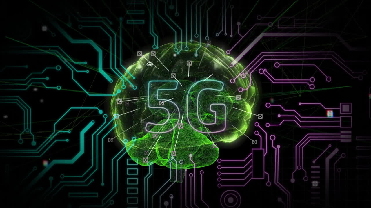 animazione di 5g con scheda di circuito di computer su cervello digitale su sfondo nero